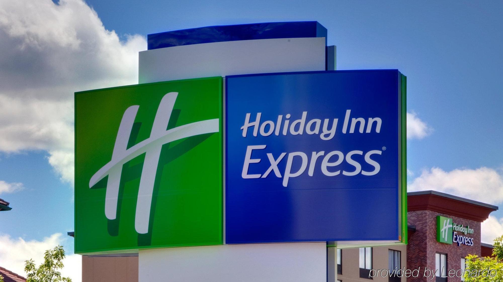 Holiday Inn Express & Suites Johnstown, An Ihg Hotel Exterior foto